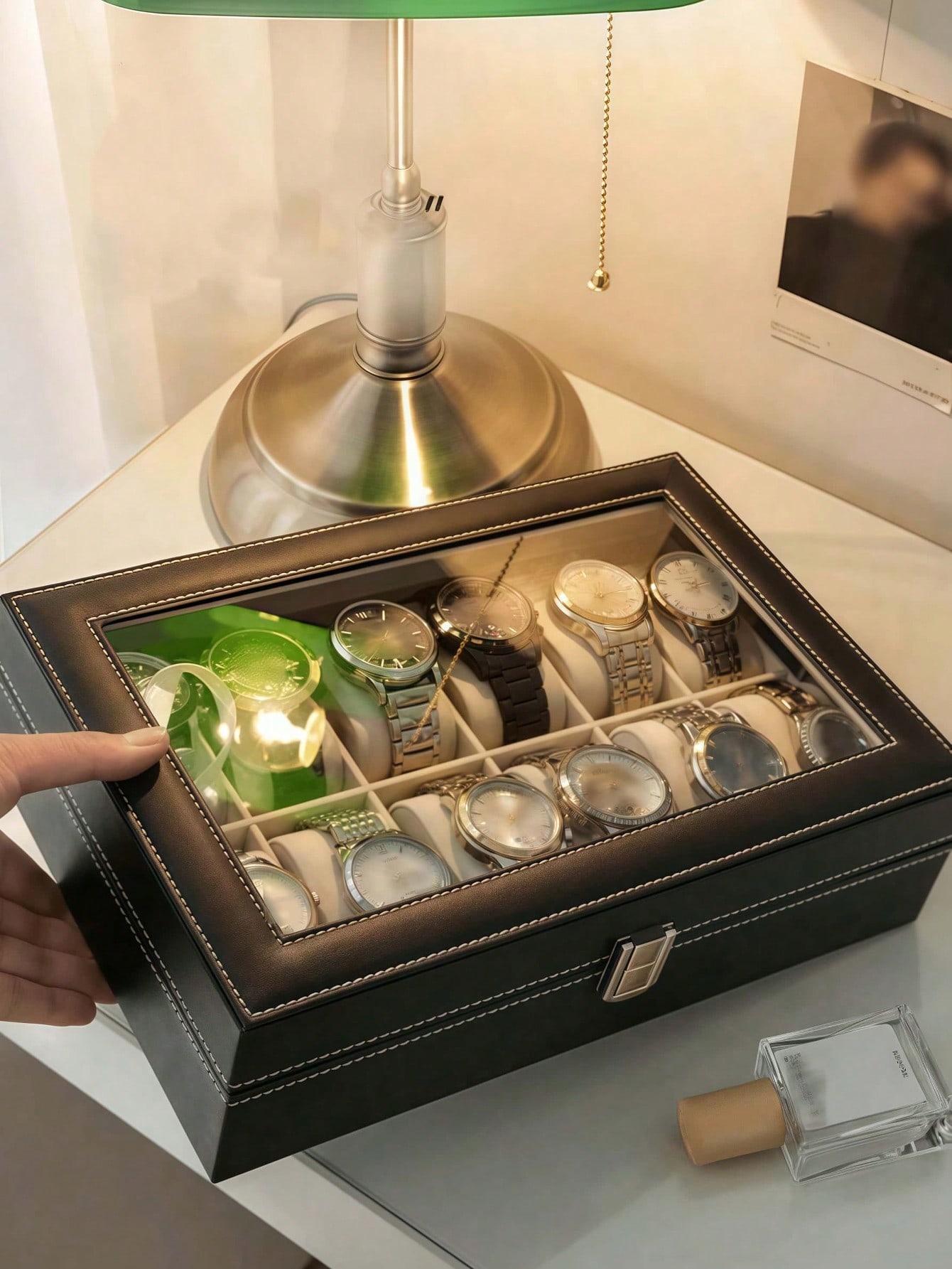 Kotak Jam Tangan Kulit dengan  - Men'S Accessories Rack ulasan dan harga